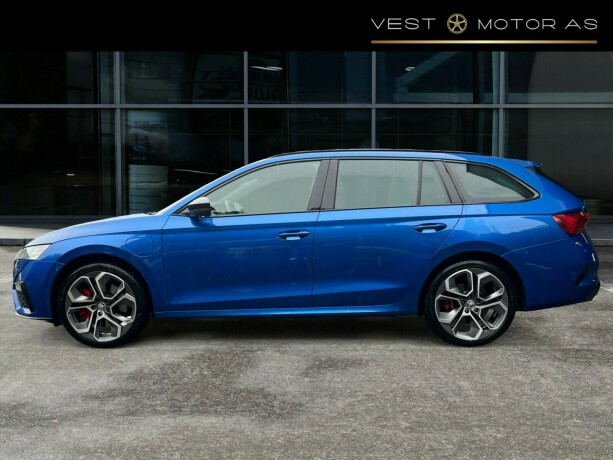 skoda-octavia-rs-elektrisitetbensin-2021-big-3