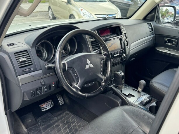 mitsubishi-pajero-diesel-2015-big-5