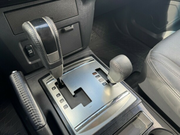 mitsubishi-pajero-diesel-2015-big-10