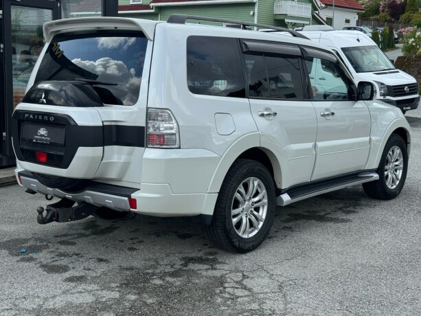 mitsubishi-pajero-diesel-2015-big-3