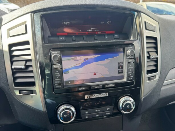 mitsubishi-pajero-diesel-2015-big-7