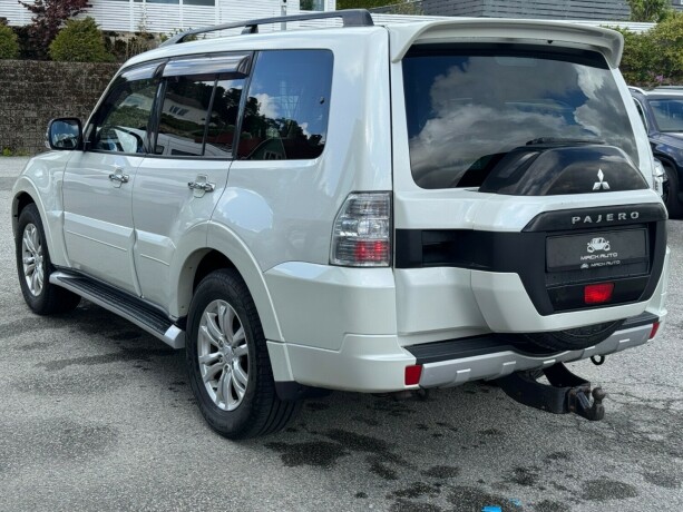 mitsubishi-pajero-diesel-2015-big-4