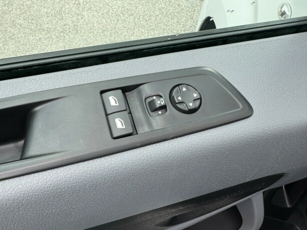 peugeot-expert-diesel-2020-big-9