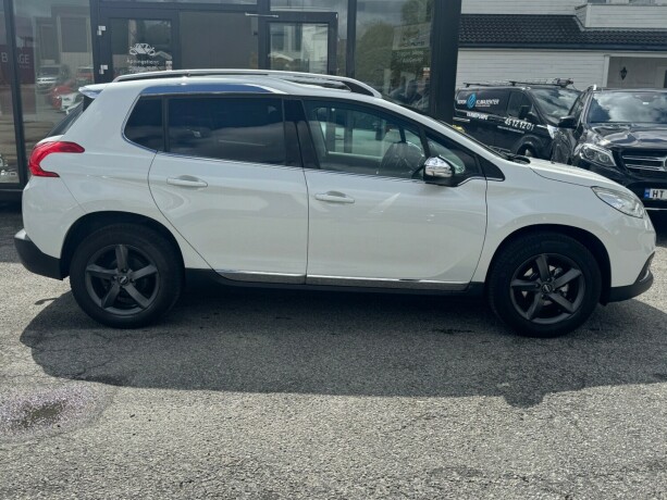peugeot-2008-bensin-2015-big-3