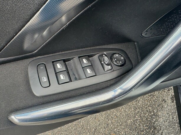 peugeot-2008-bensin-2015-big-17