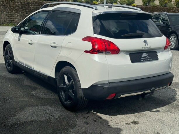 peugeot-2008-bensin-2015-big-5