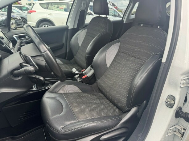 peugeot-2008-bensin-2015-big-15