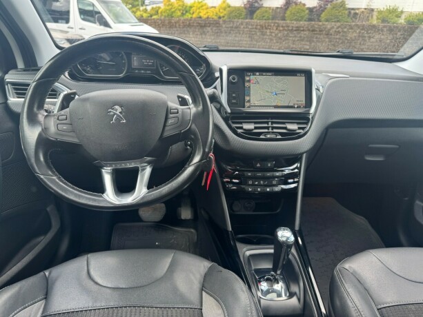 peugeot-2008-bensin-2015-big-8