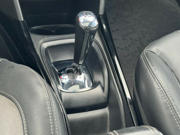 peugeot-2008-bensin-2015-big-11