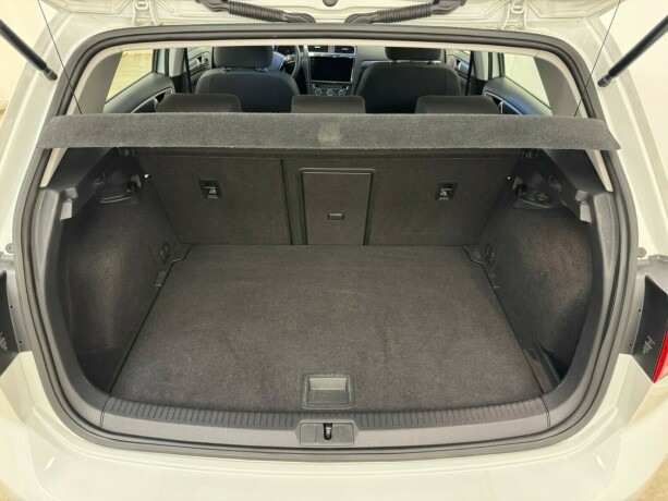 volkswagen-golf-elektrisitet-2019-big-18