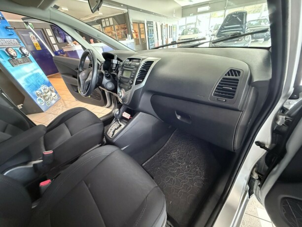 hyundai-ix20-bensin-2012-big-23