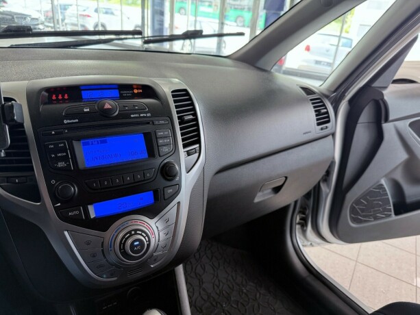 hyundai-ix20-bensin-2012-big-20