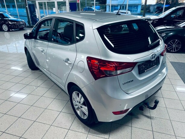 hyundai-ix20-bensin-2012-big-1