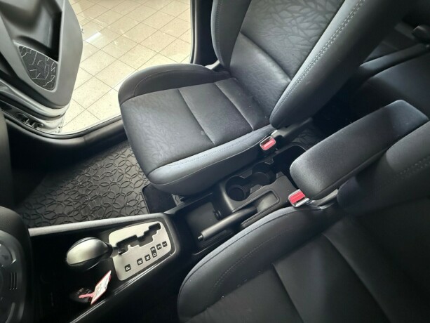 hyundai-ix20-bensin-2012-big-16