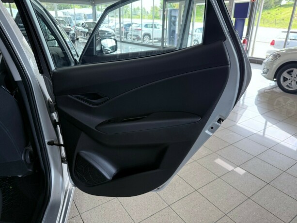 hyundai-ix20-bensin-2012-big-24