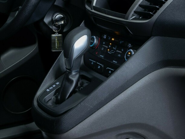 ford-transit-connect-diesel-2019-big-19