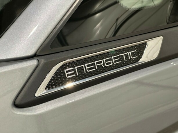 volkswagen-multivan-elektrisitetbensin-2022-big-38