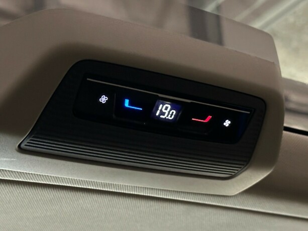 volkswagen-multivan-elektrisitetbensin-2022-big-16