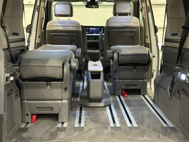 volkswagen-multivan-elektrisitetbensin-2022-big-21