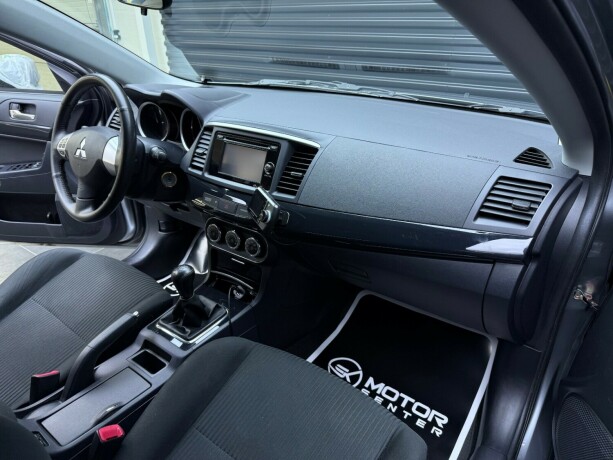 mitsubishi-lancer-bensin-2013-big-10