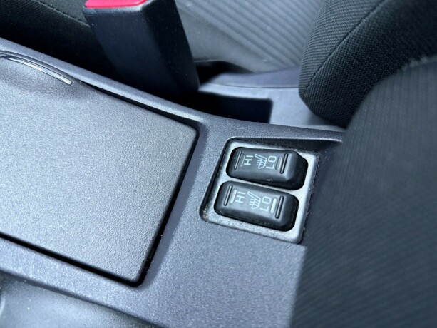 mitsubishi-lancer-bensin-2013-big-21