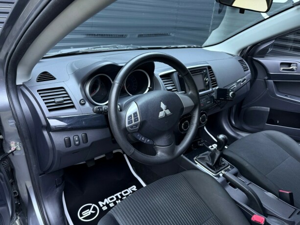 mitsubishi-lancer-bensin-2013-big-9