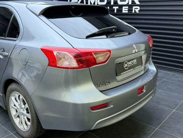 mitsubishi-lancer-bensin-2013-big-6