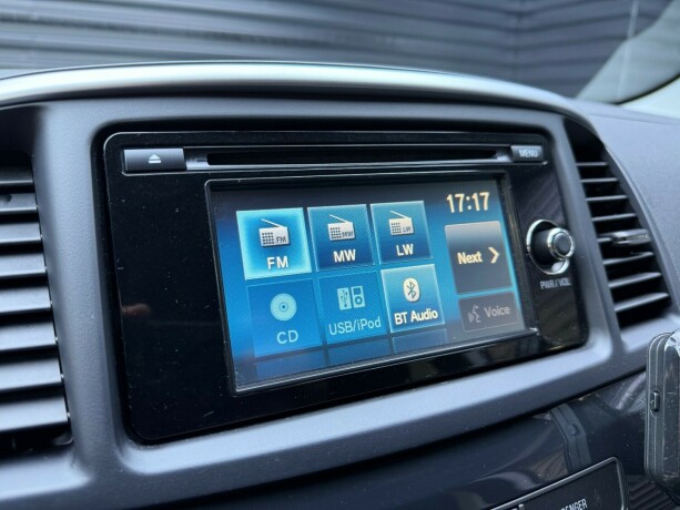 mitsubishi-lancer-bensin-2013-big-15