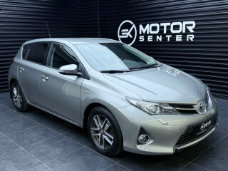 Toyota | Auris | Elektrisitet+bensin | 2015