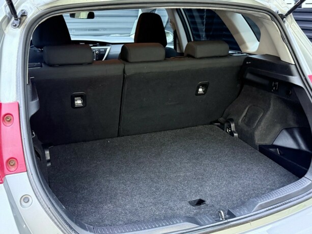 toyota-auris-elektrisitetbensin-2015-big-30