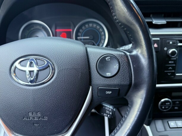 toyota-auris-elektrisitetbensin-2015-big-15