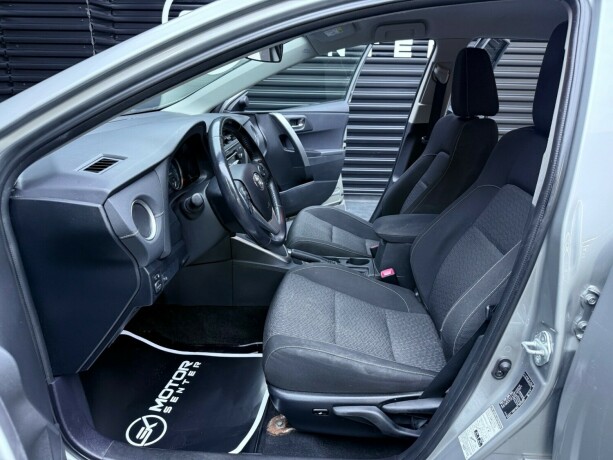 toyota-auris-elektrisitetbensin-2015-big-26