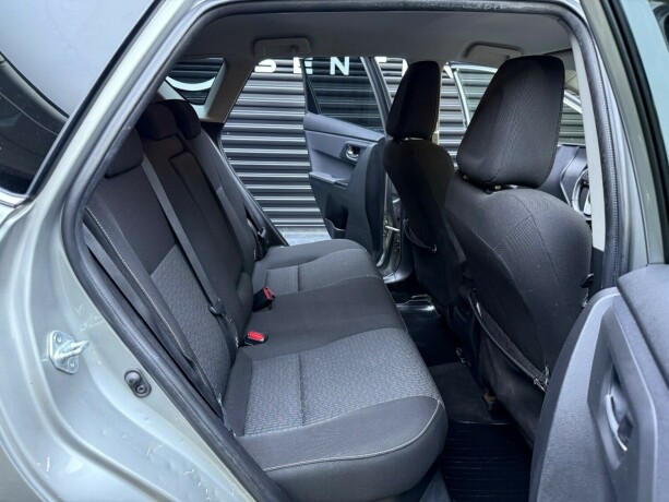 toyota-auris-elektrisitetbensin-2015-big-29