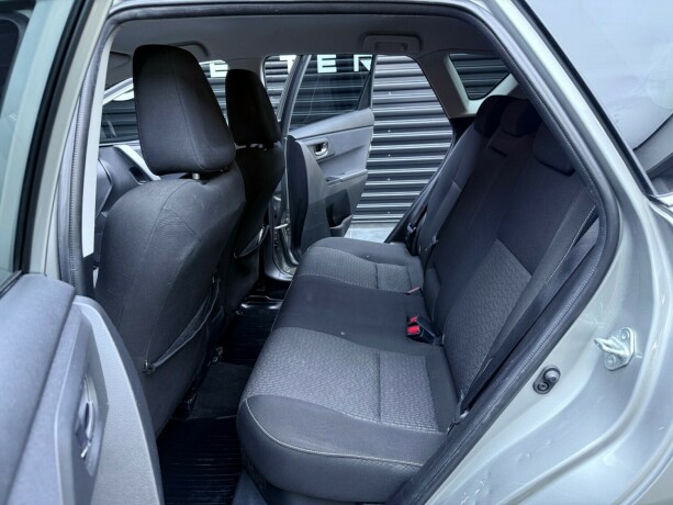 toyota-auris-elektrisitetbensin-2015-big-28