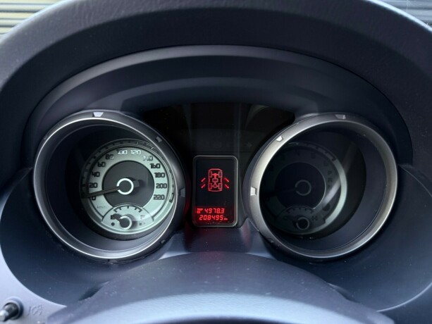 mitsubishi-pajero-diesel-2011-big-14
