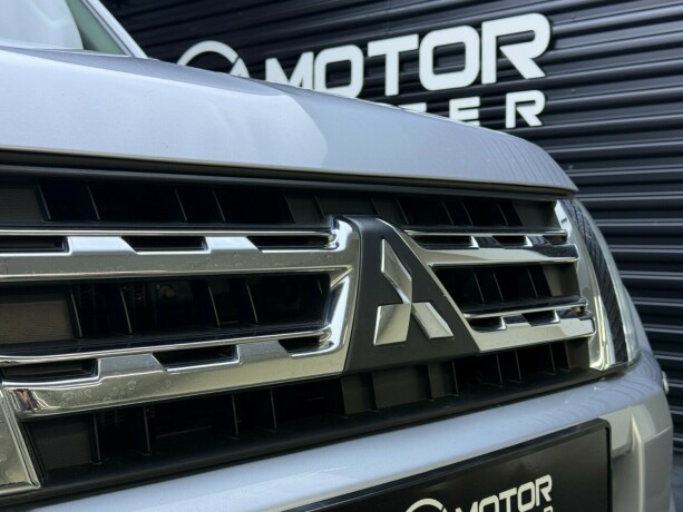 mitsubishi-pajero-diesel-2011-big-4