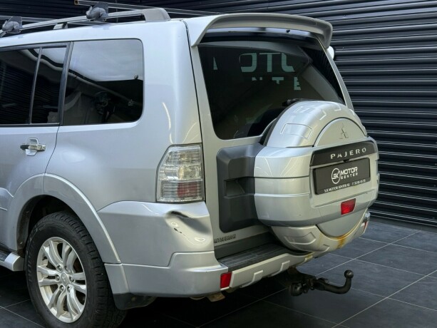mitsubishi-pajero-diesel-2011-big-5