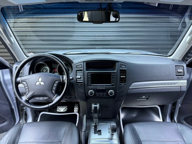 mitsubishi-pajero-diesel-2011-big-9