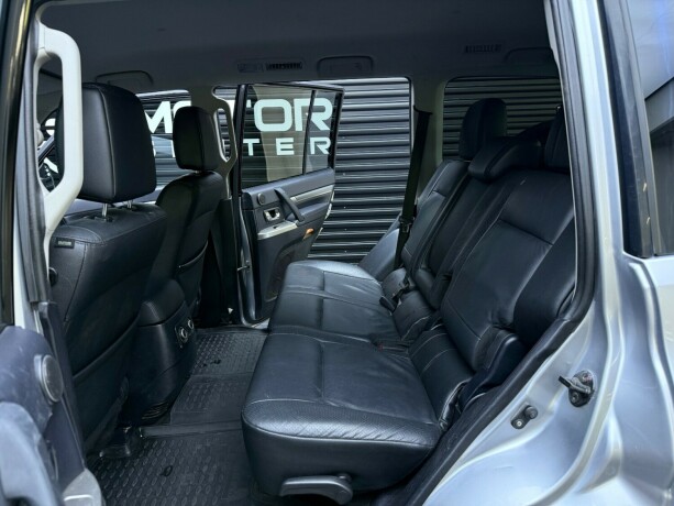 mitsubishi-pajero-diesel-2011-big-26
