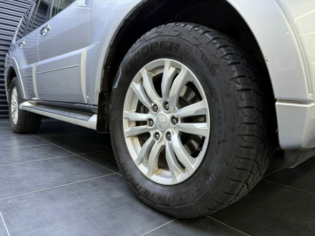 mitsubishi-pajero-diesel-2011-big-7
