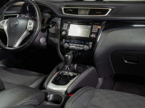 nissan-qashqai-diesel-2017-big-23