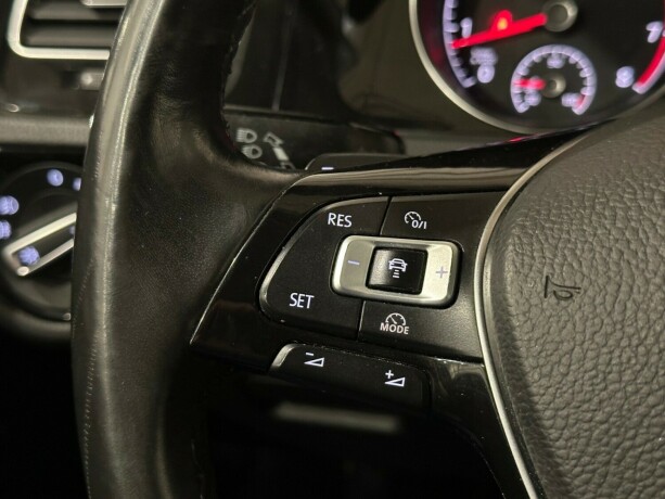 volkswagen-golf-bensin-2014-big-15