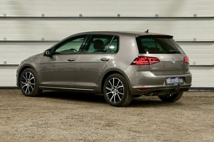 volkswagen-golf-bensin-2014-big-3