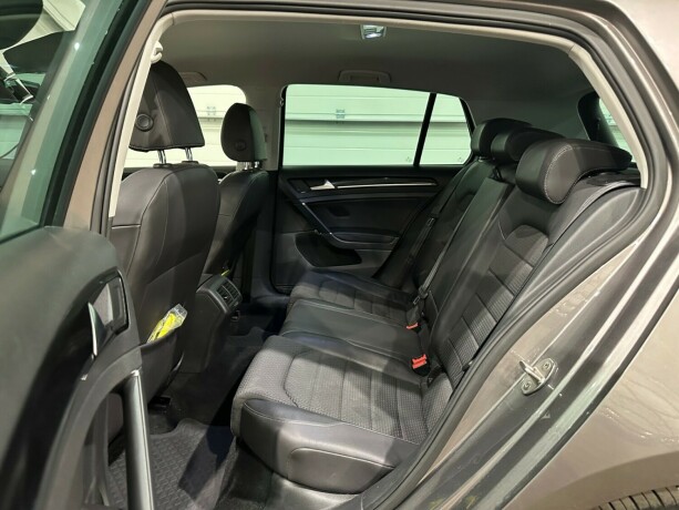 volkswagen-golf-bensin-2014-big-10