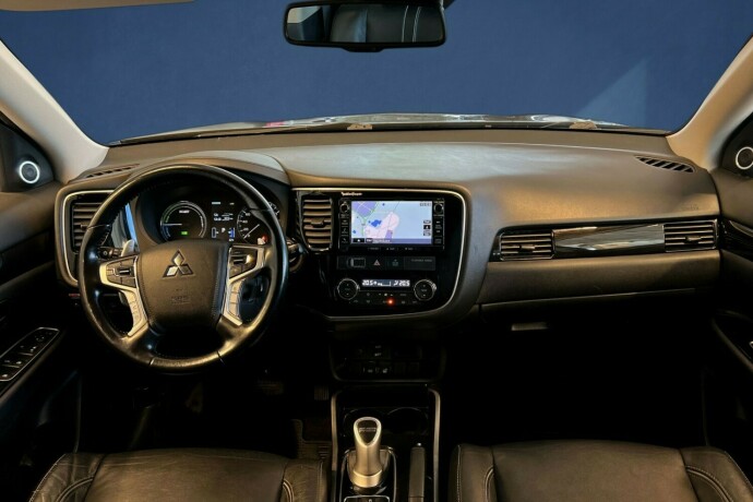mitsubishi-outlander-elektrisitetbensin-2017-big-13