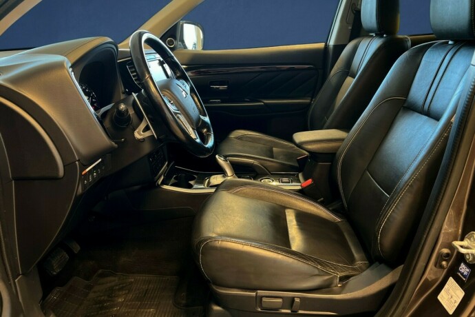mitsubishi-outlander-elektrisitetbensin-2017-big-8