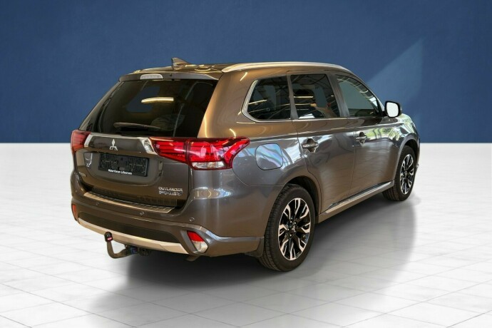mitsubishi-outlander-elektrisitetbensin-2017-big-5