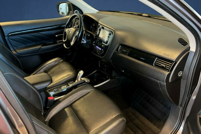 mitsubishi-outlander-elektrisitetbensin-2017-big-10