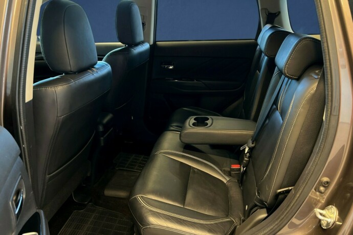 mitsubishi-outlander-elektrisitetbensin-2017-big-9