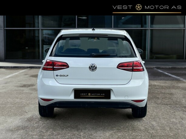 volkswagen-golf-elektrisitet-2015-big-5